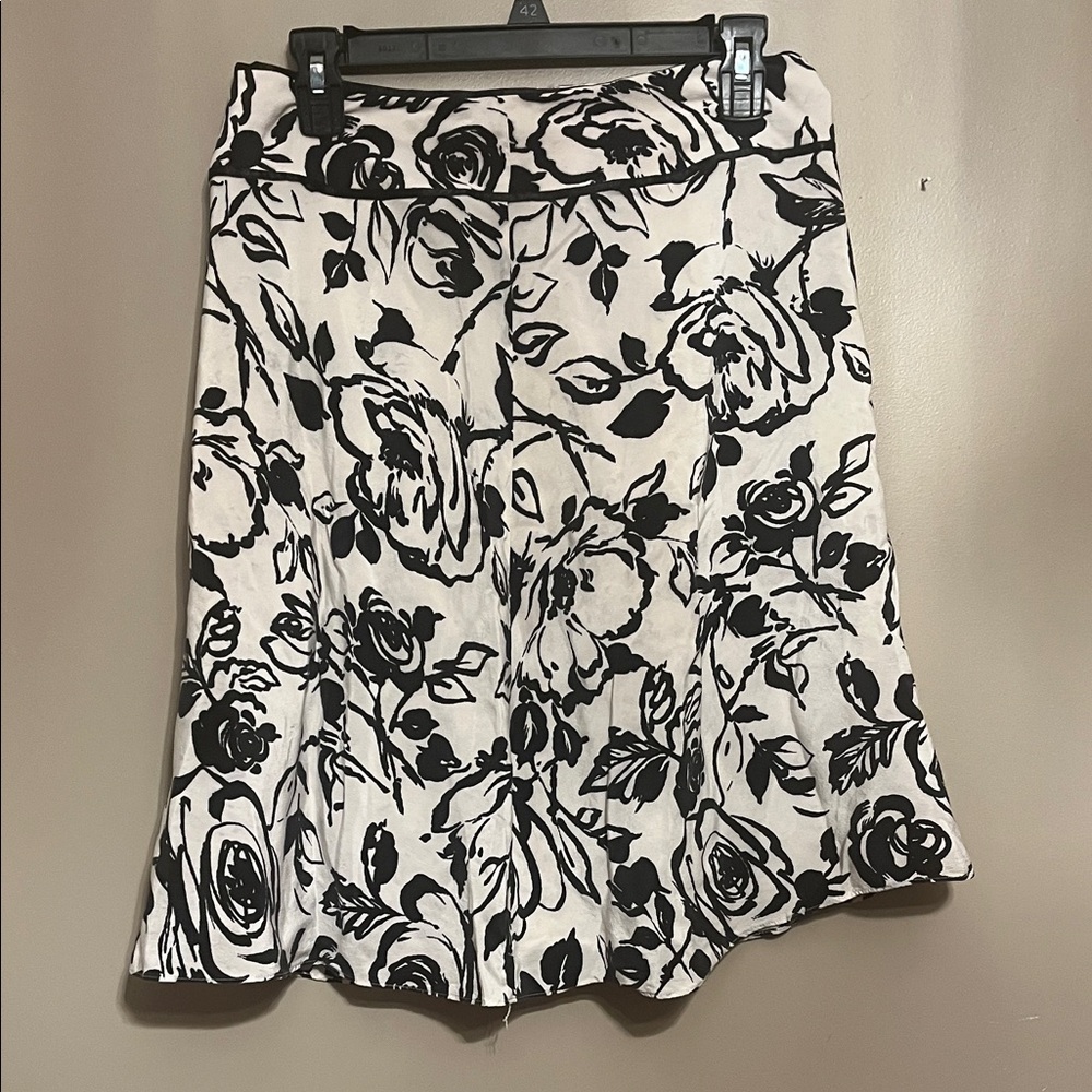 Ann Taylor Black and White Floral A-Line Skirt